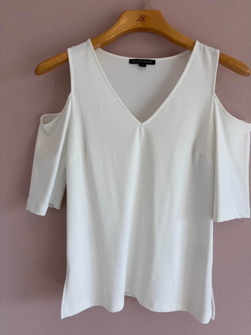 Boston Proper Beyond Travel white Cold-Shoulder V-Neck Blouse size M